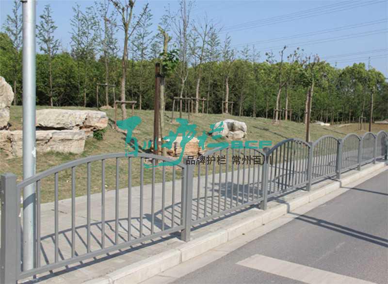 上海道路边缘护栏工程
