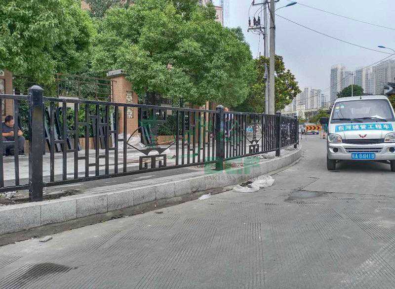 道路护栏的设计应考虑哪些因素 道路护栏的设计应考虑哪些因素