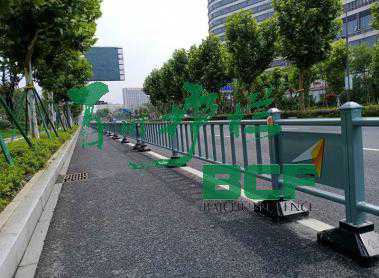 交通护栏