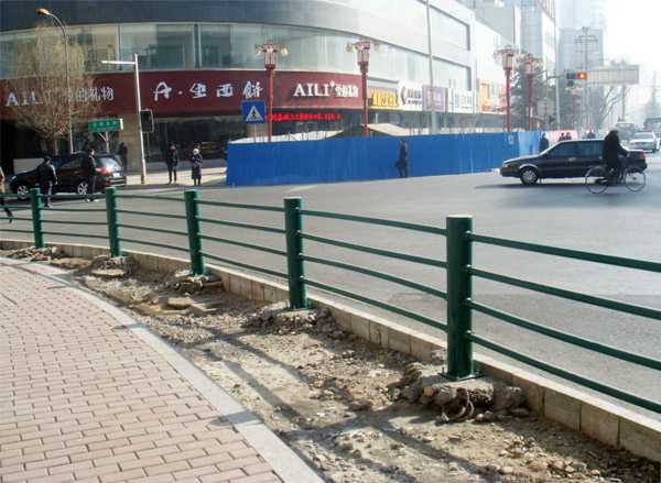 百川市政护栏建设